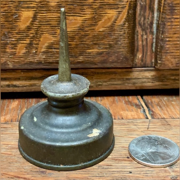 Antique Home Use Metal Straight Standard Spout Oil Can - Picture 2 of 14